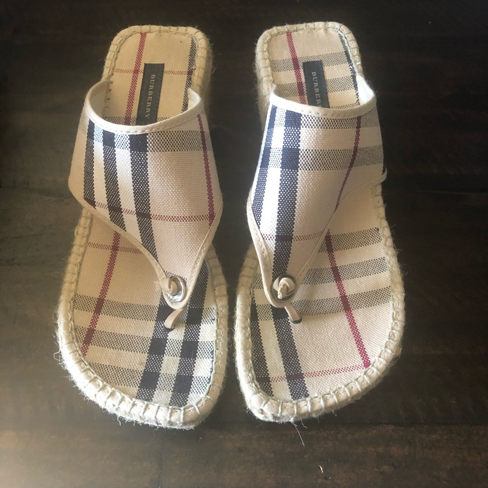 Like new authentic Burberry espadrilles sandals. - Picture 4 of 6